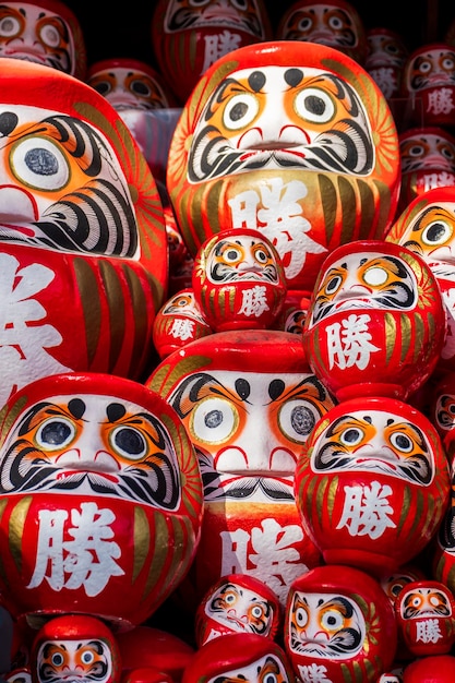 Ляльки дарума в храмі Katsuo-ji